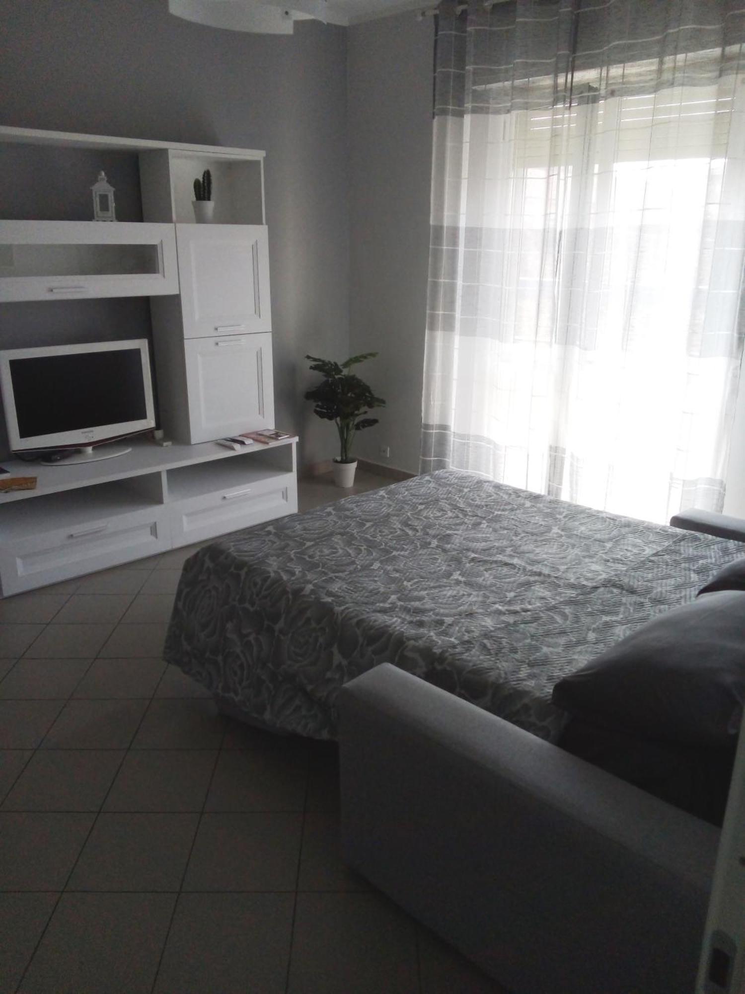 Appartamento Conte Verde แวร์เชลลี ภายนอก รูปภาพ